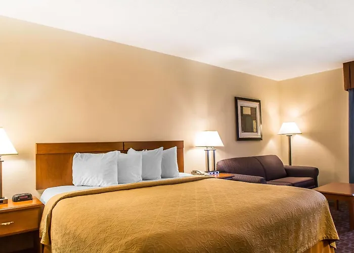 Quality I-80 Inn Morris