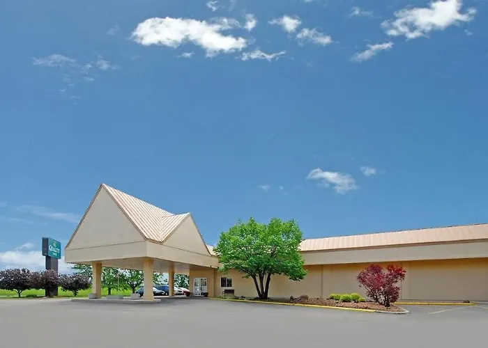 Quality I-80 Inn Morris